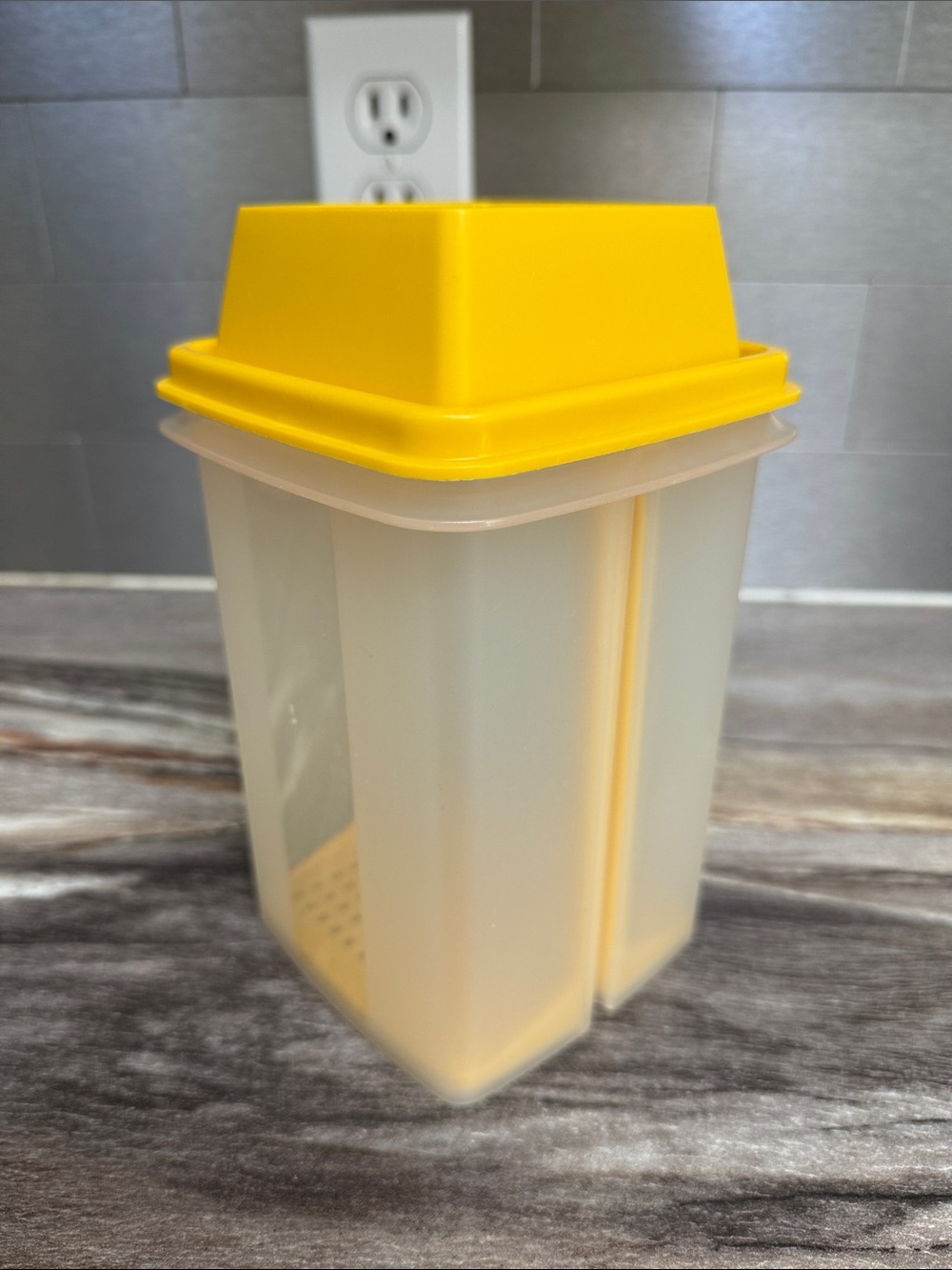 Tupperware Pick a Deli Container